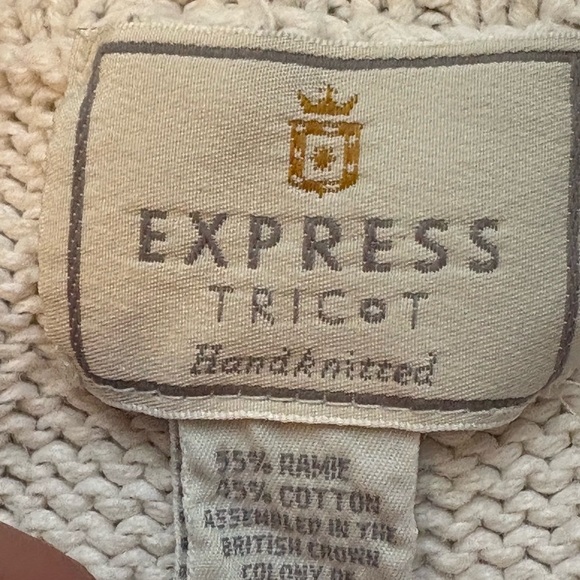 Elegant Cream Floral Turtleneck Sweater - Picture 13 of 15